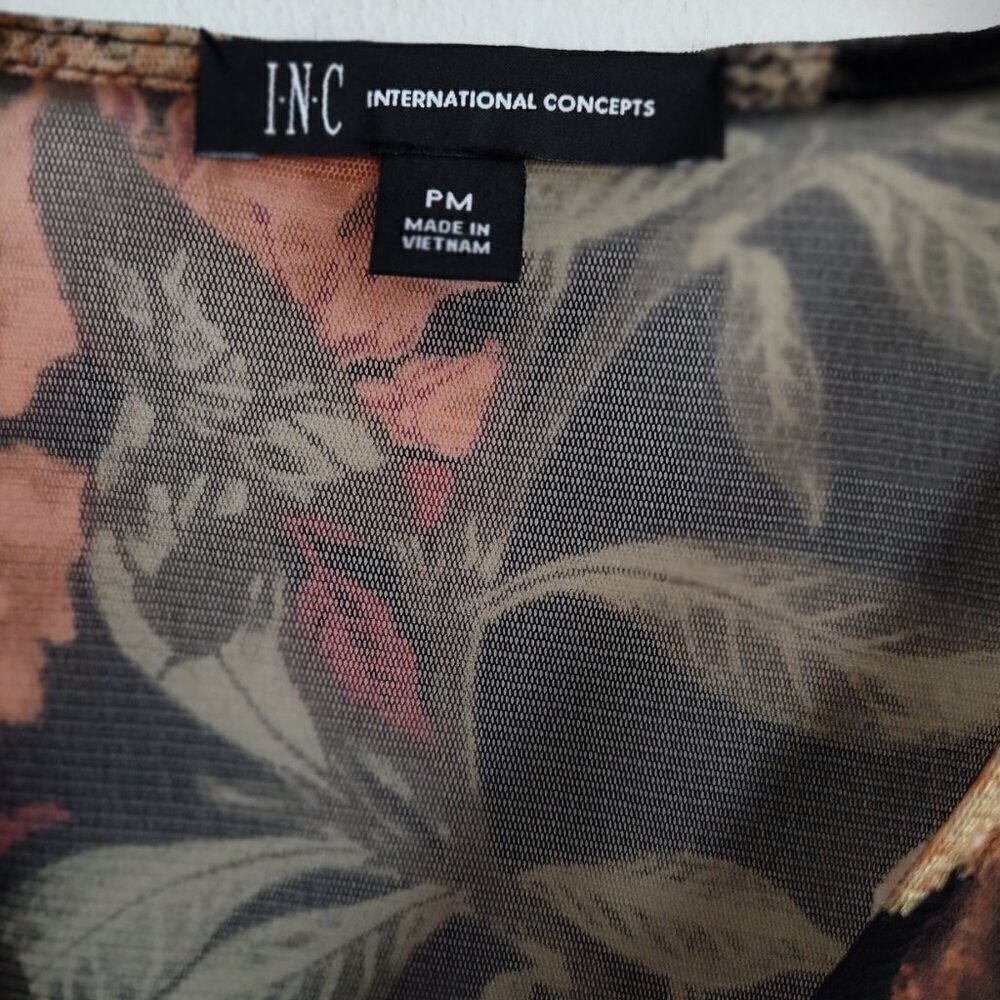 Ladies Petite SZ PM Inc Black/Multi Surplice Wrap Top - Picture 4 of 4